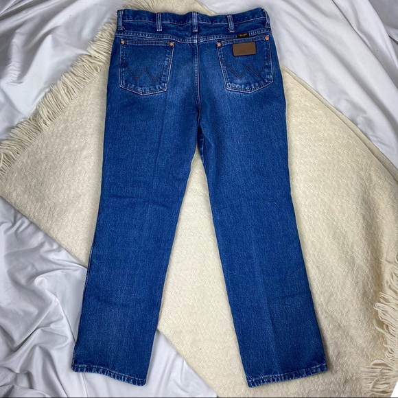 SOLD Wrangler light/medium wash denim sz 34” - Picture 8 of 12